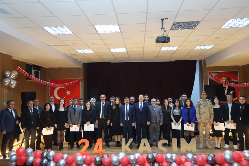 Kaymakamımız Sayın Mert KUMCU, 24 Kasım Öğretmenler Günü münasebetiyle Hükümet Konağı konferans salonunda düzenlenen programa katıldı. 