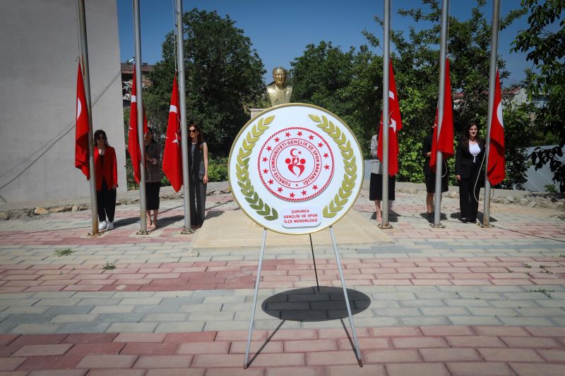 19 Mayıs Atatürk’ü Anma, Gençlik ve Spor Bayramı vesilesiyle Çelenk Sunma Töreni gerçekleştirildi.